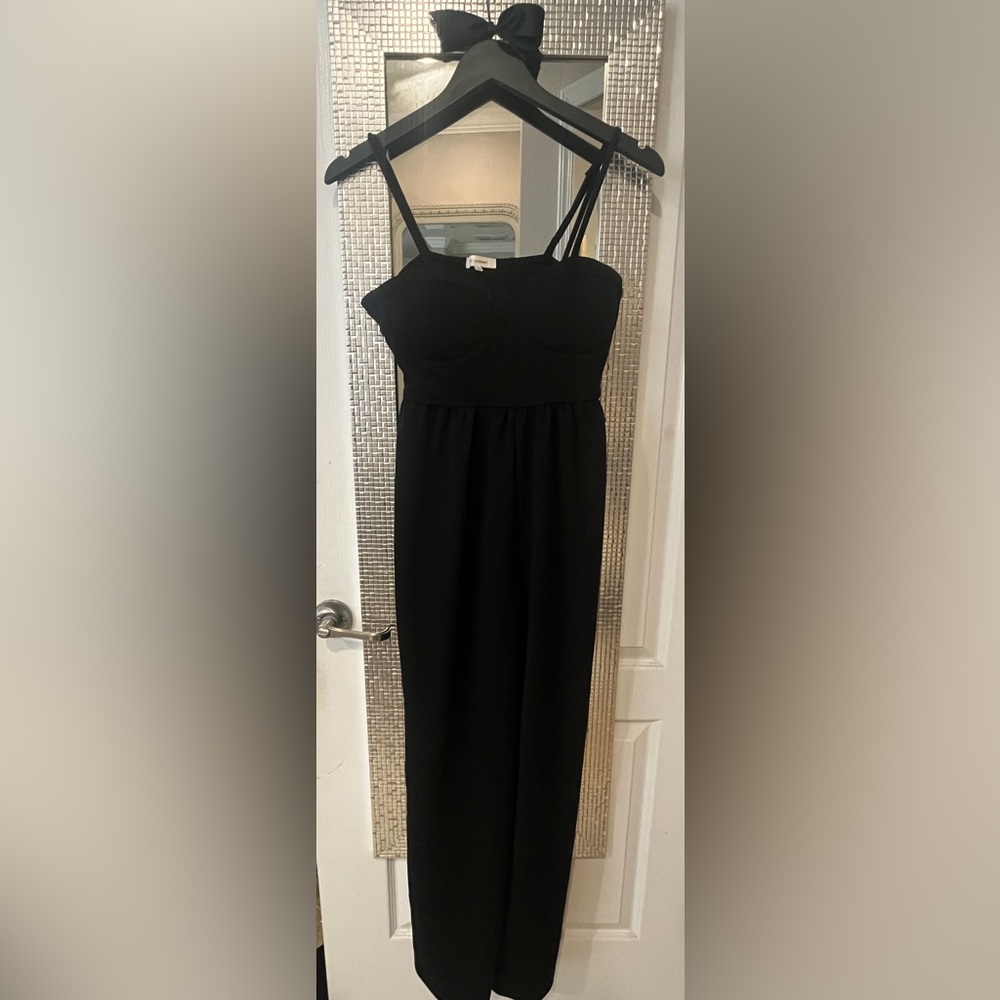 Elegant and Comfortable Black Women's Jumpsuit. Size Medium, EUC